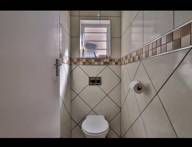 5 BEDROOM HOUSE FOR SALE IN BLUFF